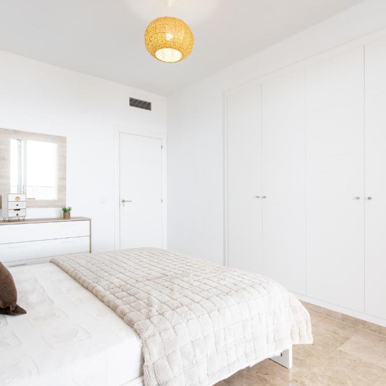 Propiedad nueva con piscina, seguridad privada y vista al océano en Tenerife - ES-279-9 - Bungalow - 12