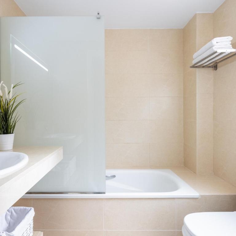 Propiedad nueva con piscina, seguridad privada y vista al océano en Tenerife - ES-279-9 - Bungalow - 22