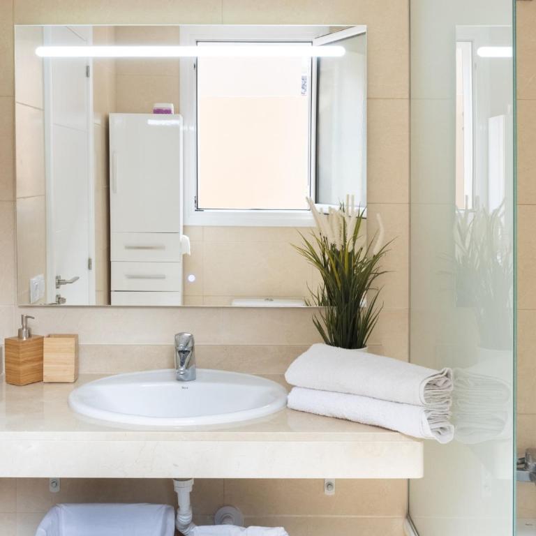 Propiedad nueva con piscina, seguridad privada y vista al océano en Tenerife - ES-279-9 - Bungalow - 25