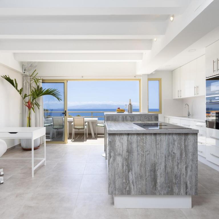 Dúplex Moderno de Lujo con Terraza, Vista al Mar y Wi-Fi 600 mb - ES-279-10 - Apartamento - 2