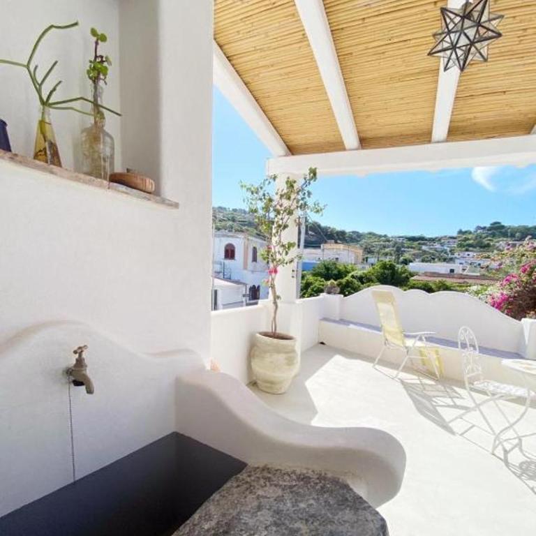 Agata B&B - Deluxe Double Room with Balcony - 25