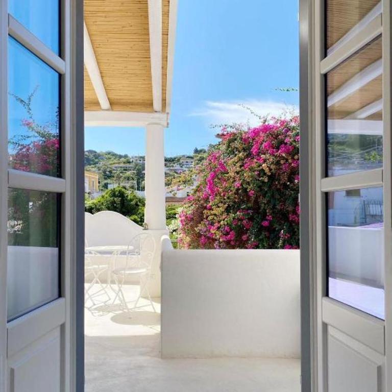 Agata B&B - Deluxe Double Room with Balcony - 26
