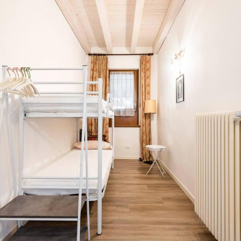 "La Cascina" Bed & Breakfast - Quadruple Room with Private Bathroom - 12