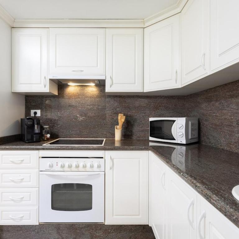 Eden Rentals Duke-Paradise Jacuzzi Terrace Retreat - Apartamento Superior - 23