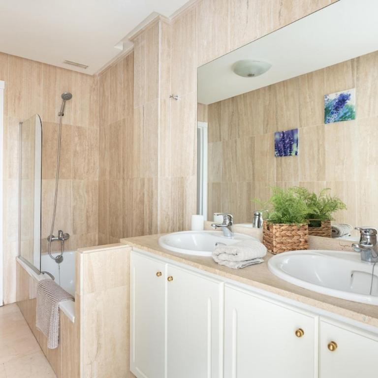 Eden Rentals Duke-Paradise Jacuzzi Terrace Retreat - Apartamento Superior - 32