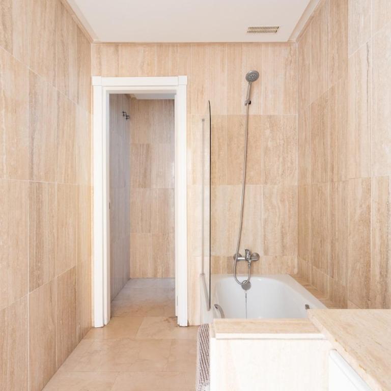 Eden Rentals Duke-Paradise Jacuzzi Terrace Retreat - Apartamento Superior - 33