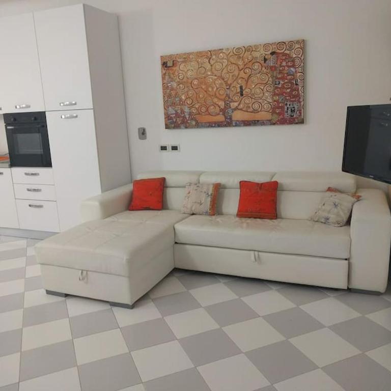 In centro a Trieste - Appartamento con 2 Camere da Letto - 13