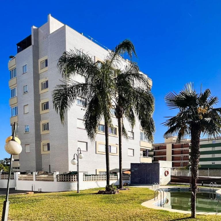 Private garden 100 m from the sea - Three-Bedroom Apartment - 33
