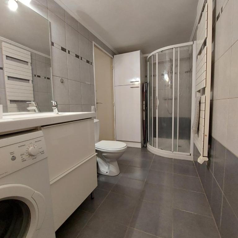 Gîte LES PINS climatisé piscine jardin parking - Maison 2 Chambres - 23