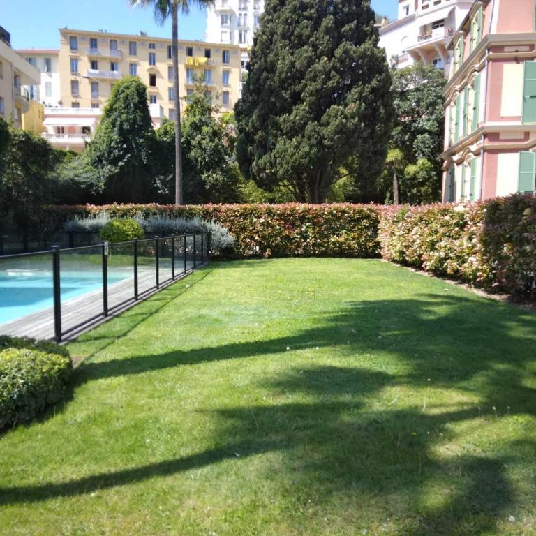 Inter Superb Studio Piscine 5 min gare - Appartement avec Douche - 1