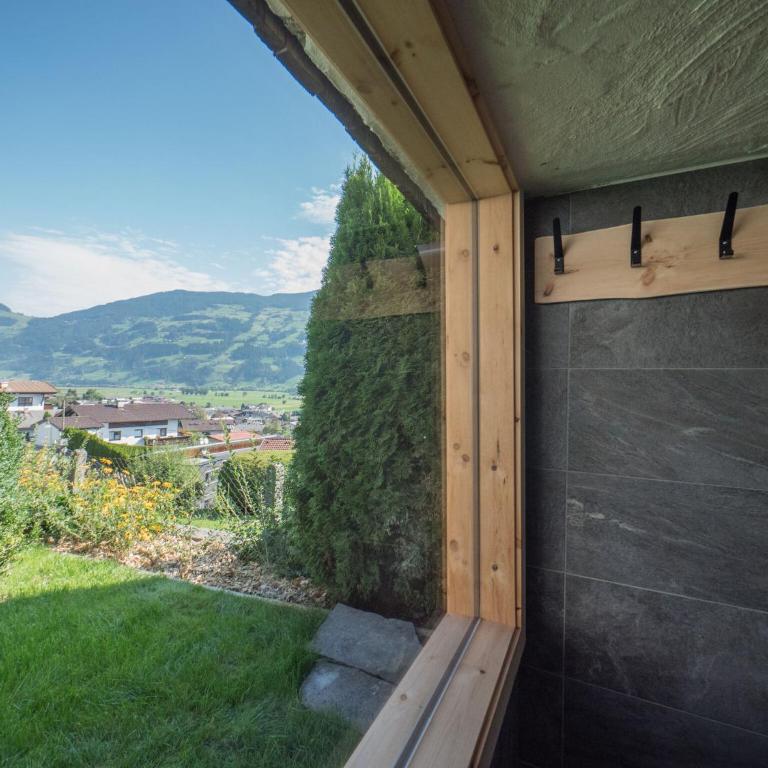 Chalet in Fügen near Spieljoch Ski Lift - Ferienhaus mit 4 Zimmern - 29