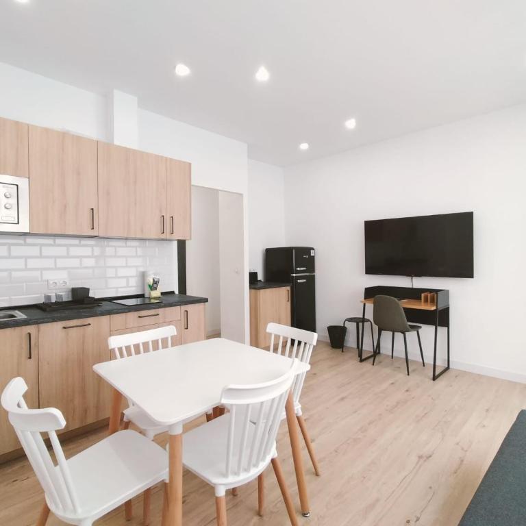 Apartamentos La Brava by gaiarooms - Estudio - 5
