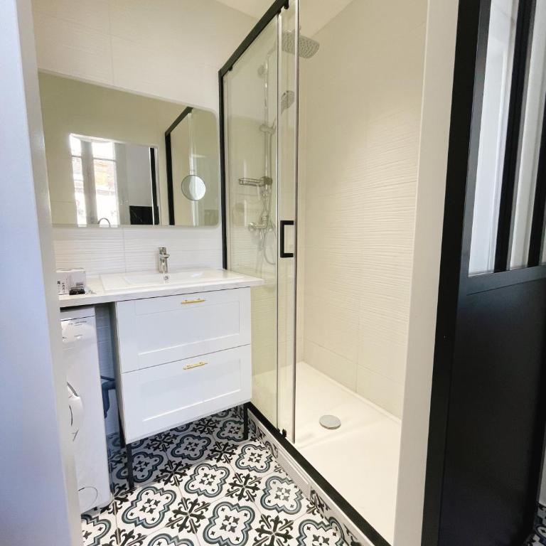 Villa muguette - coeur de Vichy-1er étage-balcon - Two-Bedroom Apartment - 4