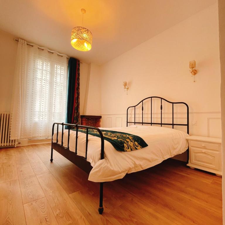 Villa muguette - coeur de Vichy-1er étage-balcon - Two-Bedroom Apartment - 9