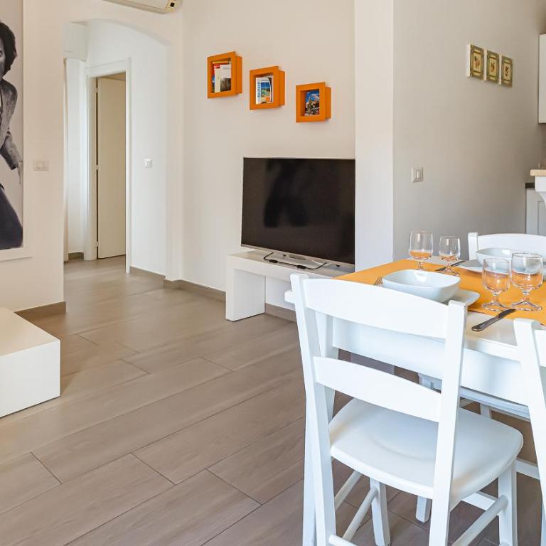 Lucienne - One-Bedroom Apartment - 3