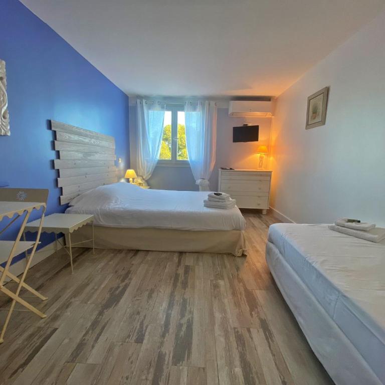 Hôtel Les Calanques - Chambre Familiale (4 Adultes) - Vue sur Mer - 1