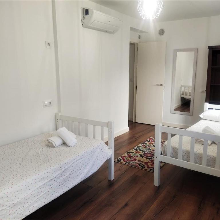 Home Sweet Home junto a Mezquita / Wifi / Parking - Three-Bedroom Apartment - 13