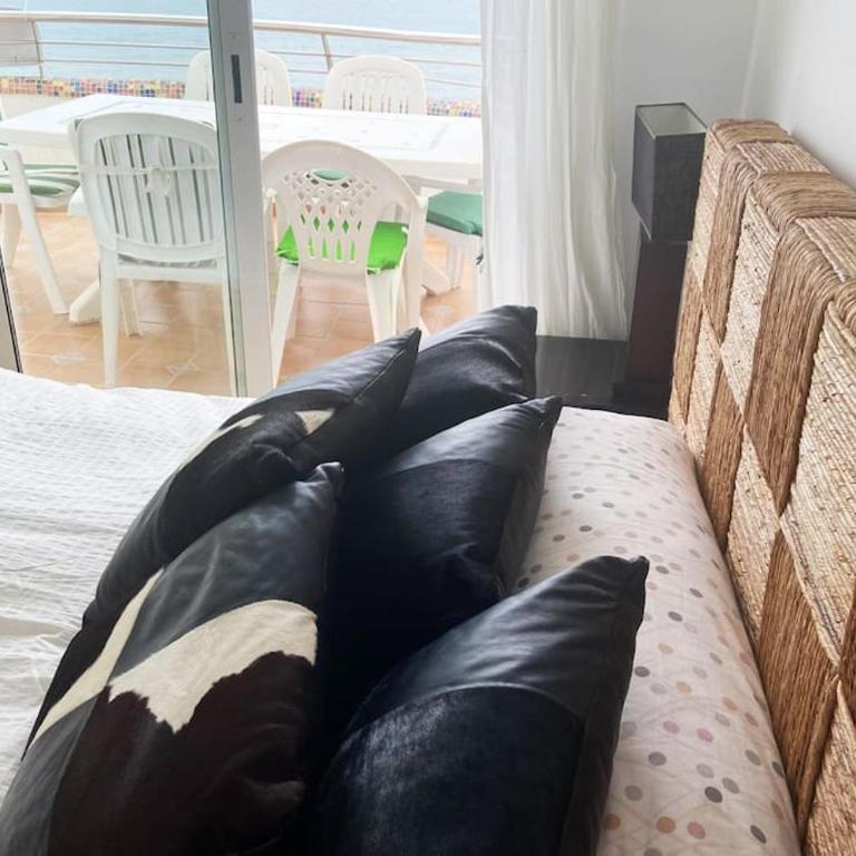 Apartamento en primera línea de playa con piscina y garaje gratuito - Two-Bedroom Apartment - 30