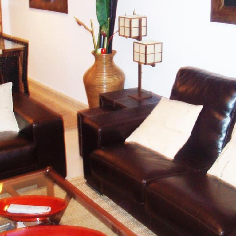 Apartamento en primera línea de playa con piscina y garaje gratuito - Two-Bedroom Apartment - 27