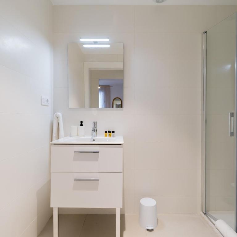 Royal Suites-Viviendas Vacacionales - Apartamento de 2 dormitorios (ideal para familias) - 9