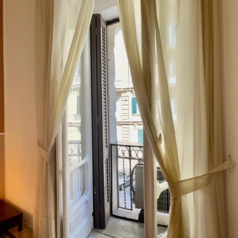 Mammina Home - Double Room with Balcony - 11
