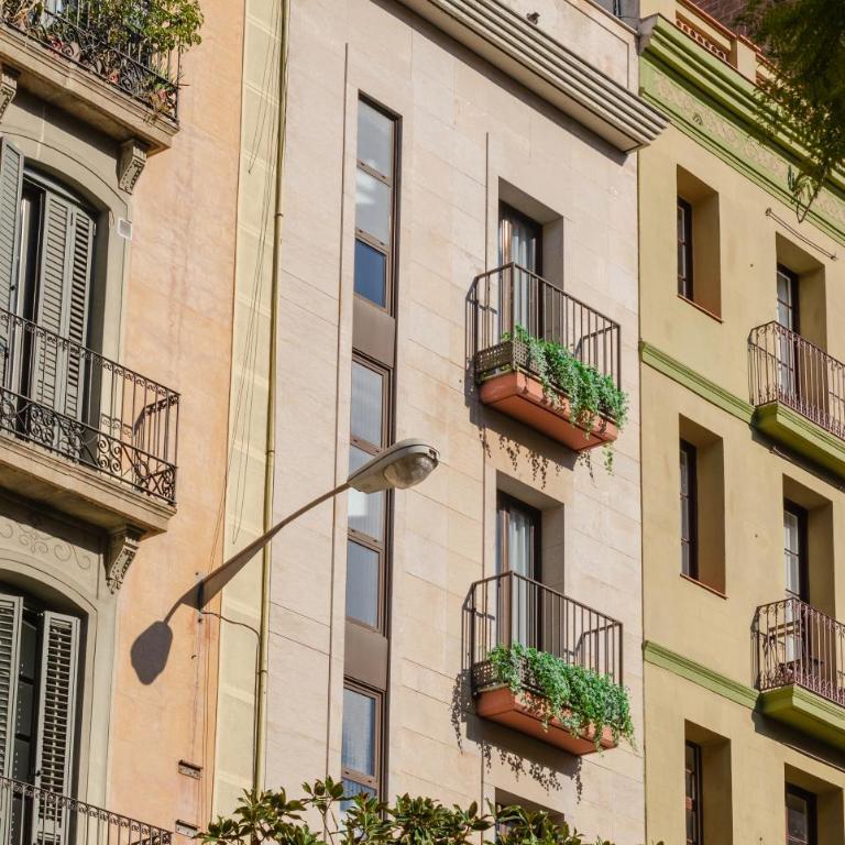 Numa Barcelona Brio - Small Room with Balcony - 2