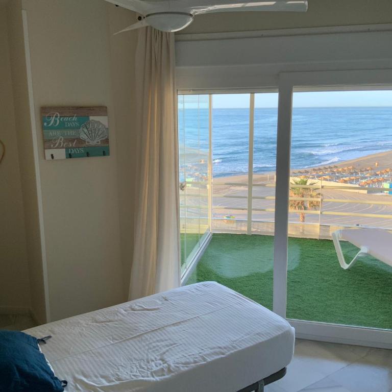 APARTAMENTO EN PRIMERA LINEA/BEACHFRONT APARTMENT - Apartamento de 3 dormitorios - 51