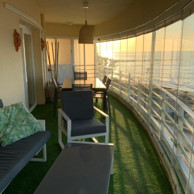 APARTAMENTO EN PRIMERA LINEA/BEACHFRONT APARTMENT - Apartamento de 3 dormitorios - 24