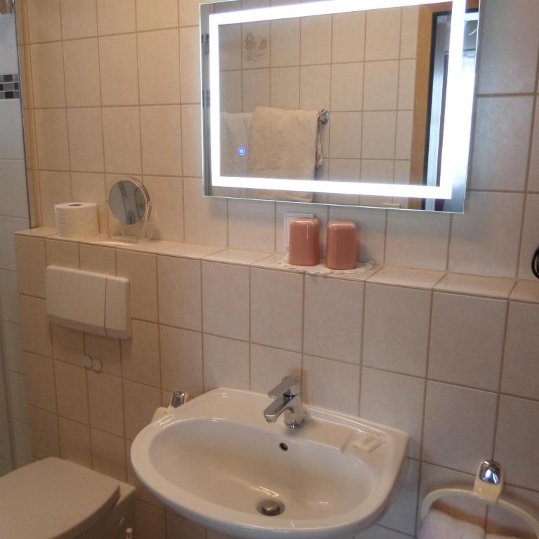 Lehnhäusl Aschauer - Doppelzimmer mit Balkon - 3