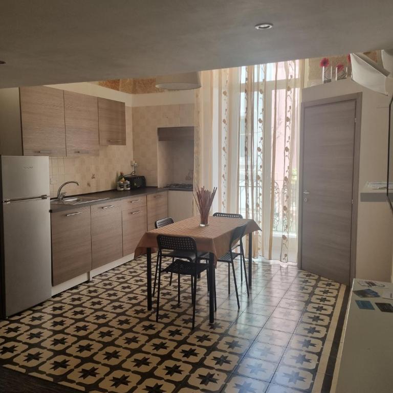 Dimora Sasi Locazione Turistica - Appartamento con Balcone - 3