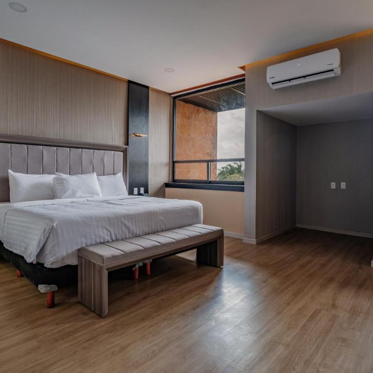 Hotel Kavia Premium - Paseo Montejo - Deluxe King Suite - 1