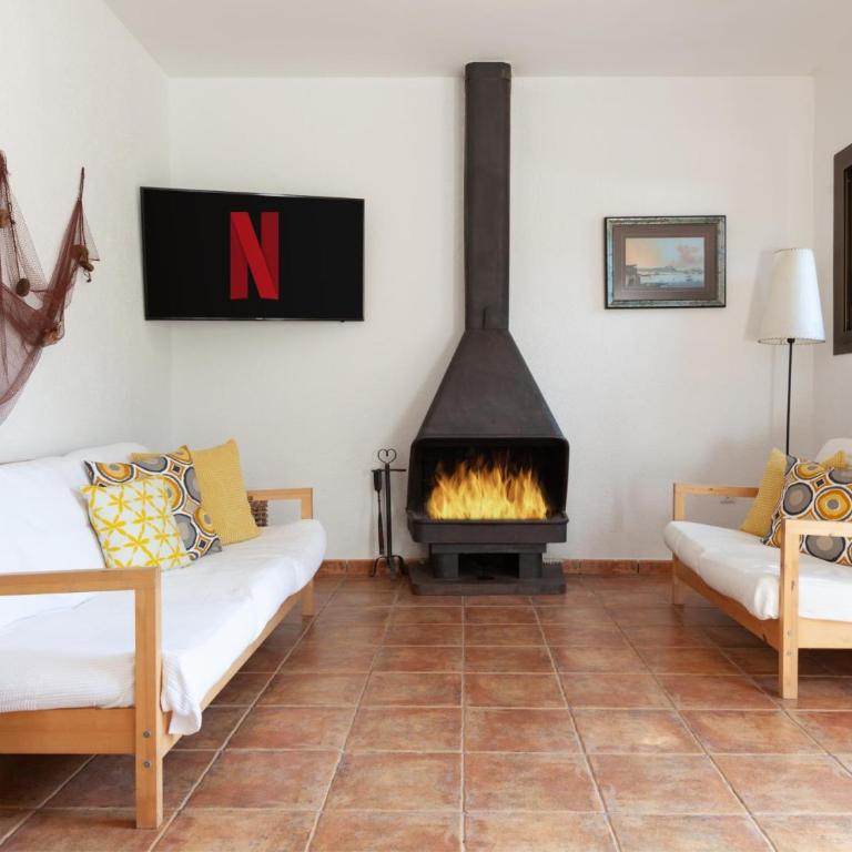LETS HOLIDAYS BEAUTIFUL HOUSE in TOSSA - Casa - 12