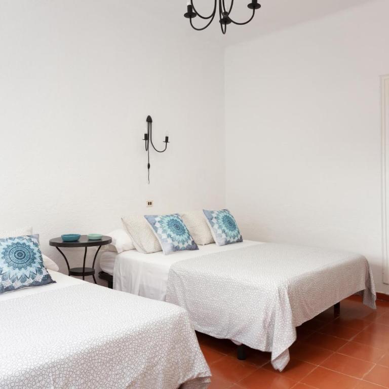 LETS HOLIDAYS BEAUTIFUL HOUSE in TOSSA - Casa - 23