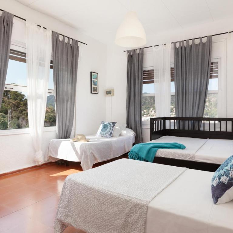 LETS HOLIDAYS BEAUTIFUL HOUSE in TOSSA - Casa - 25
