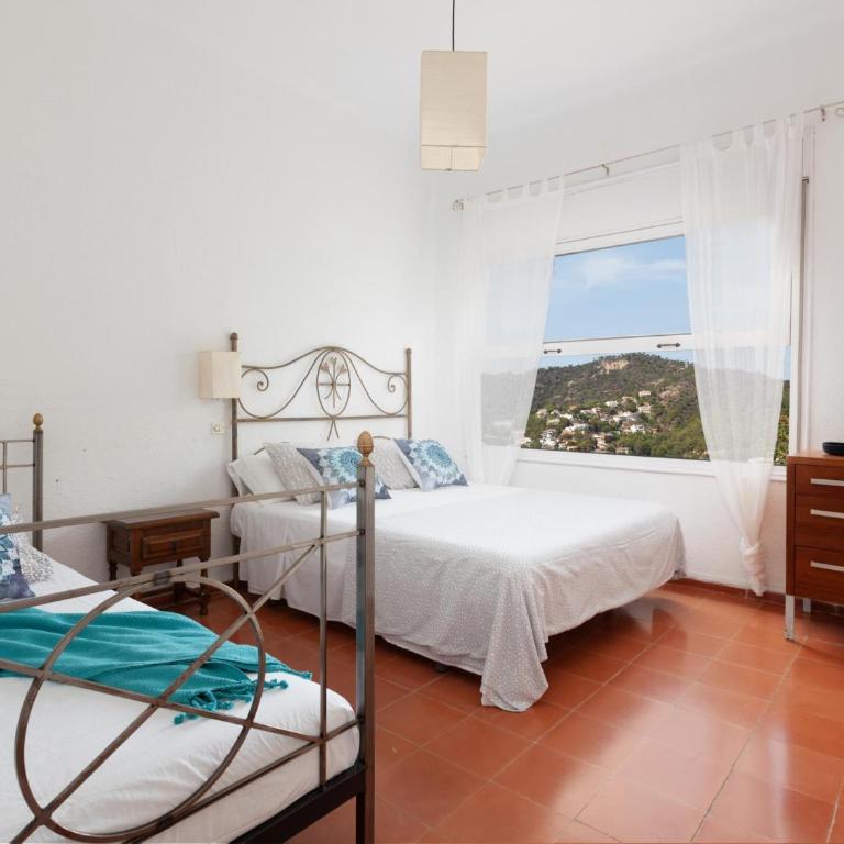 LETS HOLIDAYS BEAUTIFUL HOUSE in TOSSA - Casa - 27
