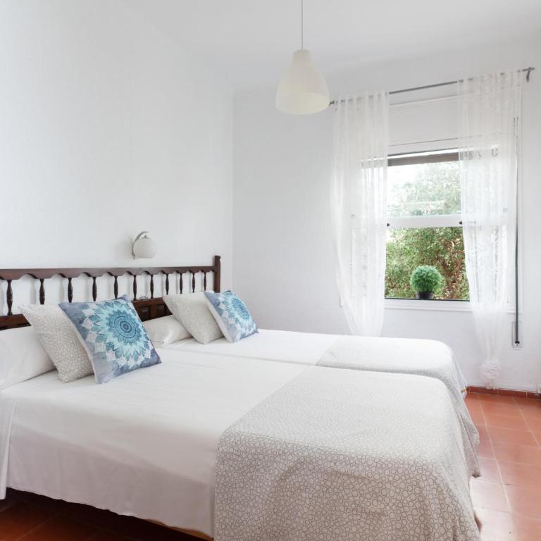 LETS HOLIDAYS BEAUTIFUL HOUSE in TOSSA - Casa - 32