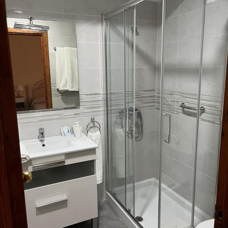 Hostal Plaza Damasco - Habitación Triple (3 adultos) - 8