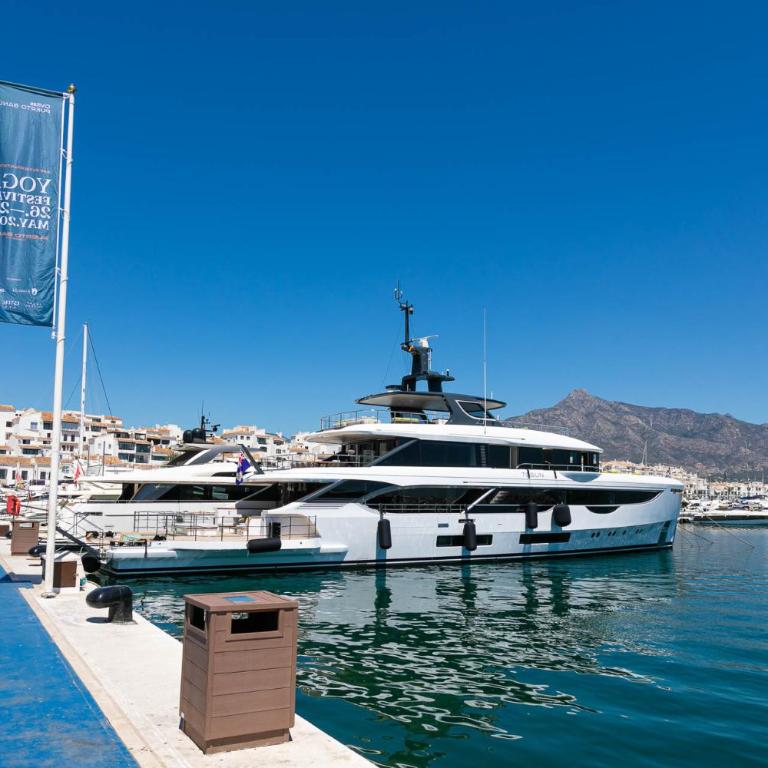 MARBELLA HOME RENTALS - Marina Banus, Puerto Banus, 2BR Terrace, parking & pool - Two-Bedroom Apartment - 39
