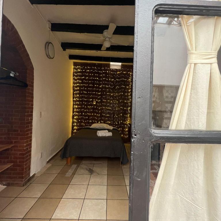Hostal Luna 49 - Standard Double Room with Shared Bathroom - 8