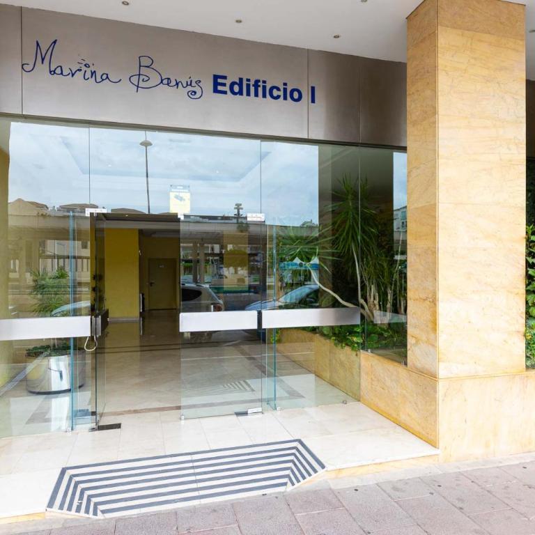 MARBELLA HOME RENTALS - Marina Banus, Puerto Banus, 2BR Terrace, parking & pool - Two-Bedroom Apartment - 7