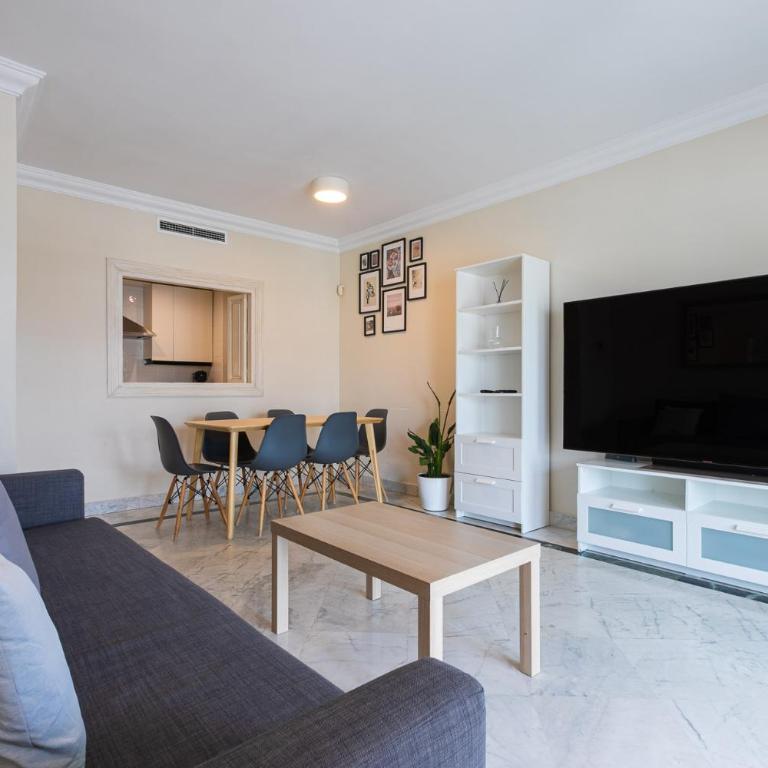 MARBELLA HOME RENTALS - Marina Banus, Puerto Banus, 2BR Terrace, parking & pool - Two-Bedroom Apartment - 17