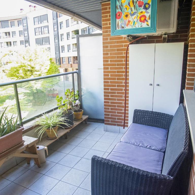 UN JARDIN EN LA CIUDAD gran piso y super terraza en el centro By Apartamentos con aire acondicionado Logroño - Apartamento de 3 dormitorios - 1