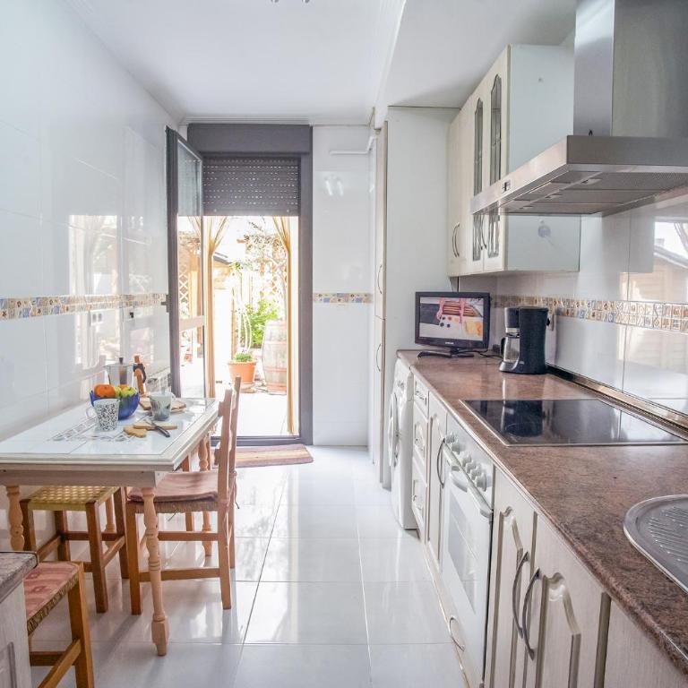 UN JARDIN EN LA CIUDAD gran piso y super terraza en el centro By Apartamentos con aire acondicionado Logroño - Apartamento de 3 dormitorios - 15