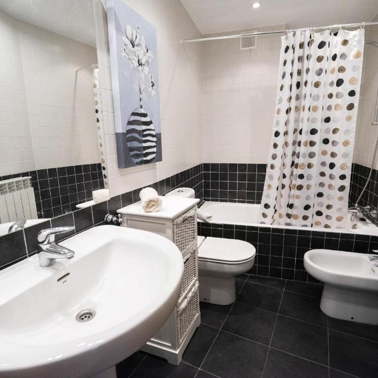 UN JARDIN EN LA CIUDAD gran piso y super terraza en el centro By Apartamentos con aire acondicionado Logroño - Apartamento de 3 dormitorios - 27