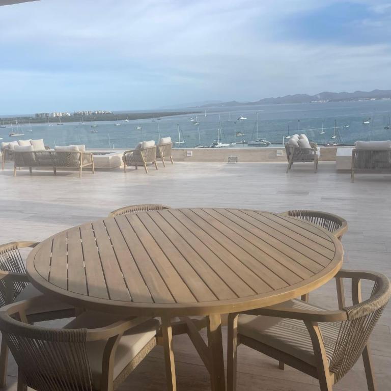 Amazing Vista Coral Condo - Apartment with Sea View - 23