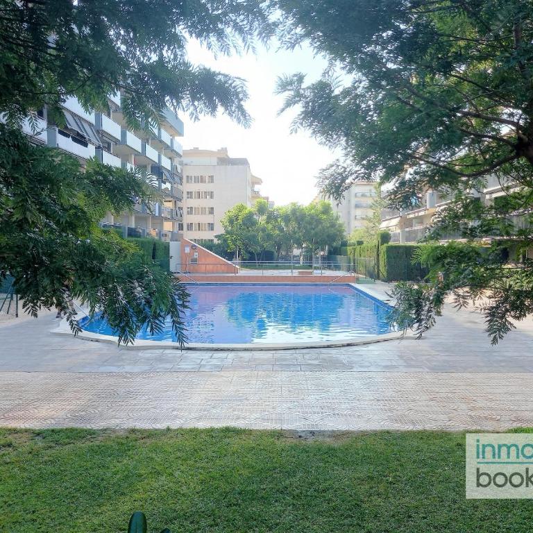 Nova Pineda , climatizado , piscina y a 230m de la playa. - Three-Bedroom Apartment - 31