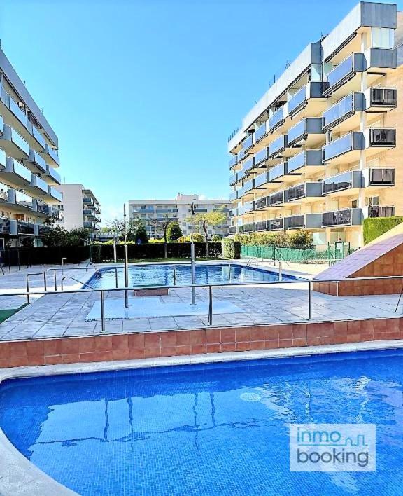 Nova Pineda , climatizado , piscina y a 230m de la playa. - Three-Bedroom Apartment - 2