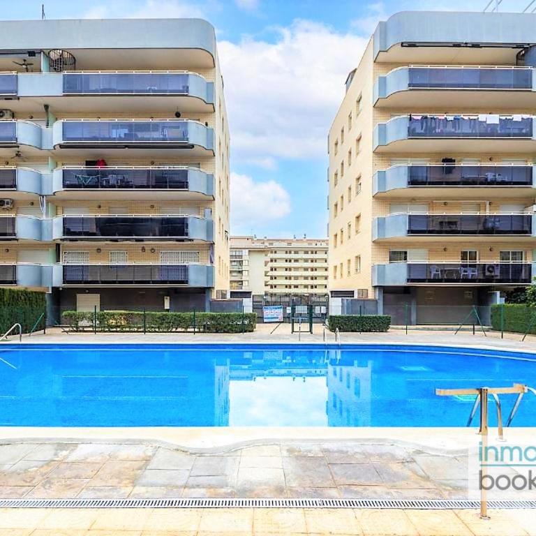 Nova Pineda , climatizado , piscina y a 230m de la playa. - Three-Bedroom Apartment - 9