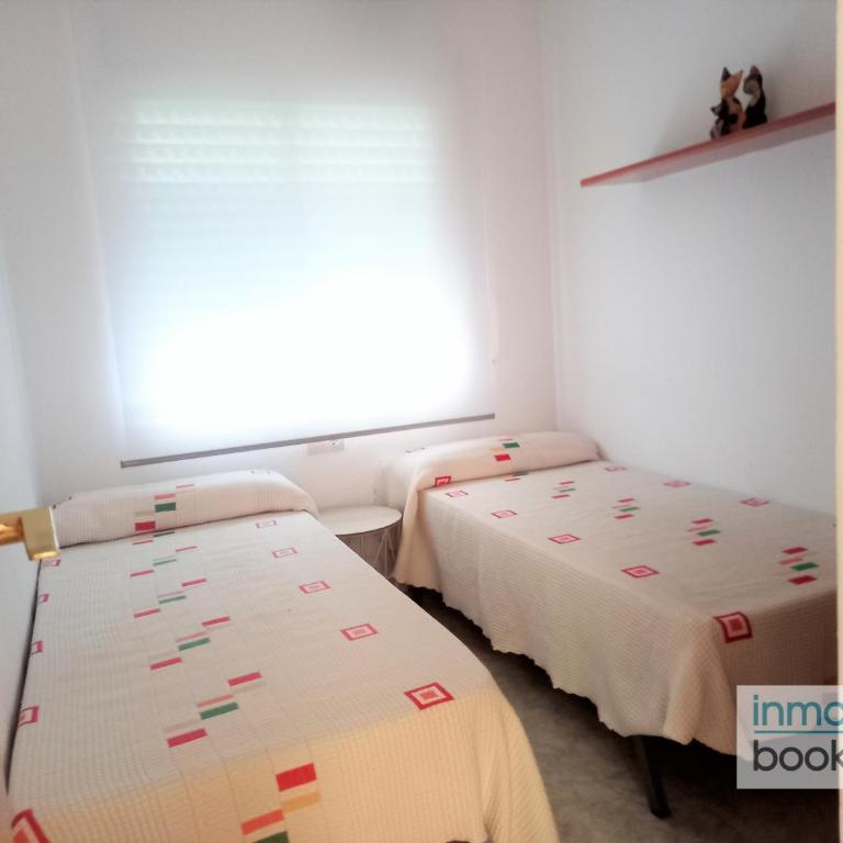 Nova Pineda , climatizado , piscina y a 230m de la playa. - Three-Bedroom Apartment - 24