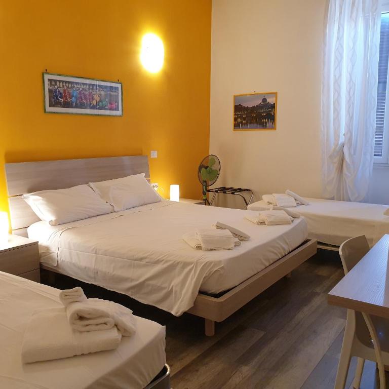 Holidays in Rome - Guesthouse - Ampia Camera Matrimoniale - 13